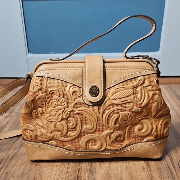 boc Handbags - BOC Tan Embossed Vintage Style Western Handbag